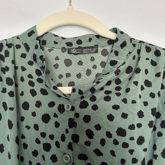 Pretty Garden Green and Black Animal Print Dress - Picture 4 of 10